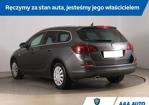 Opel Astra cena 34000 przebieg: 107733, rok produkcji 2011 z Głogów Małopolski małe 232